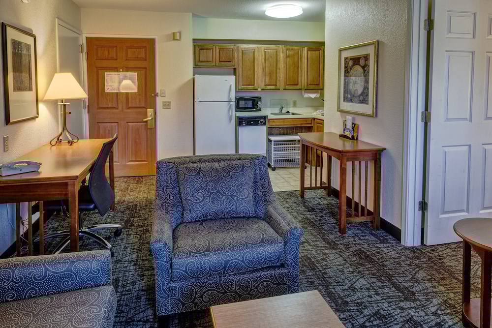 Staybridge Suites Denver - Cherry Creek 35/60