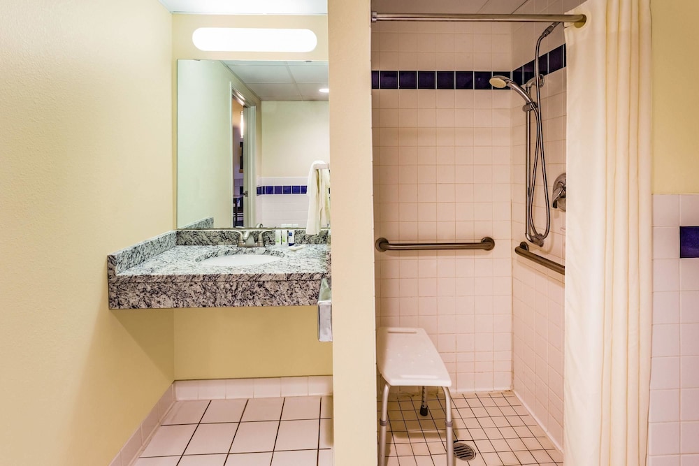 Americinn By Wyndham Hotel And Suites Long Lake 27/50