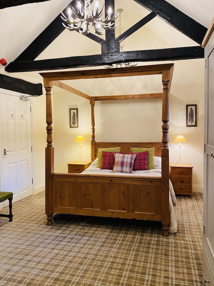The Moon Inn at Stoney Middleton 3/39