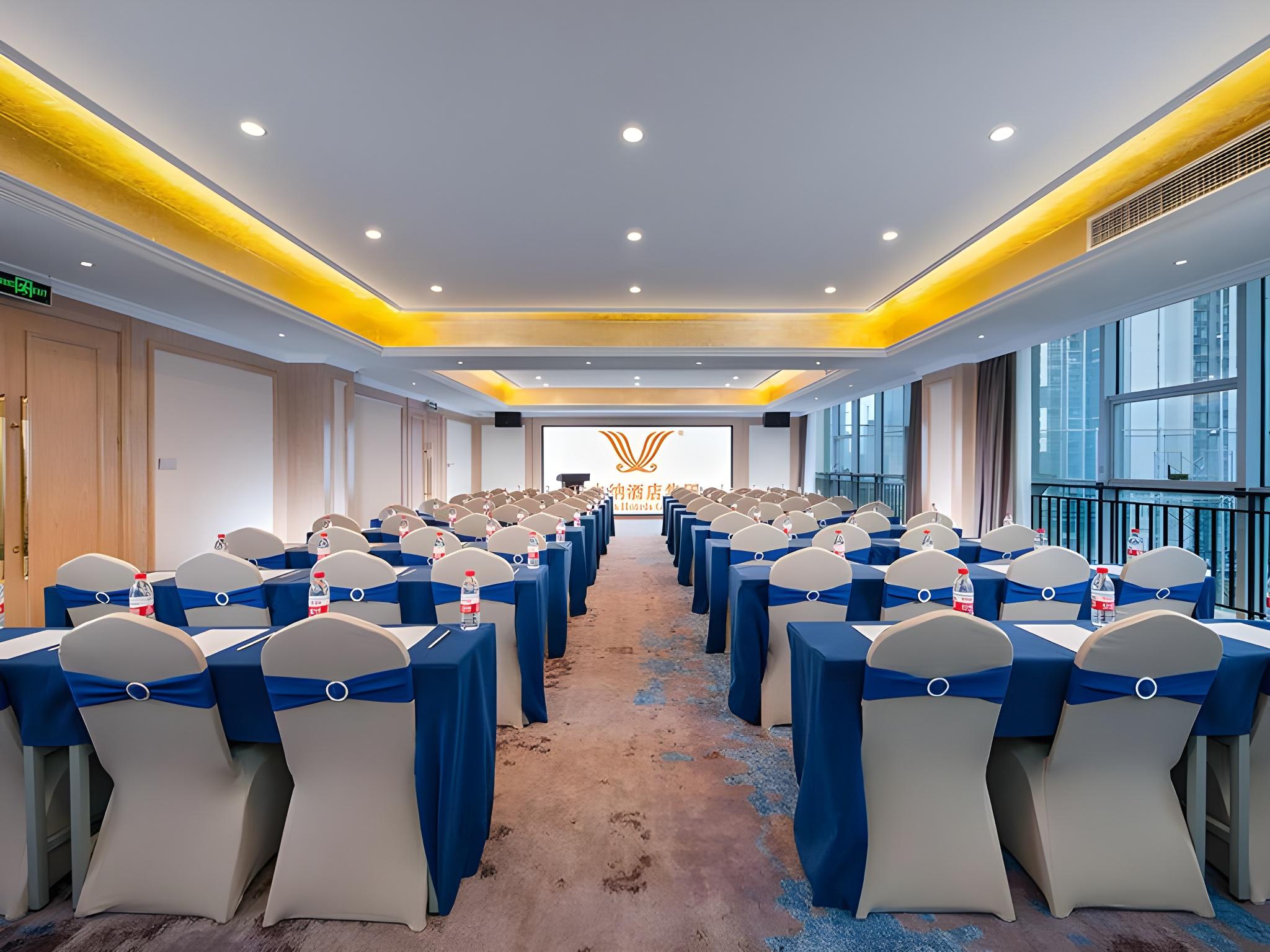 Vienna Hotel (Chongqing West Railway Station Baguocheng) 31/34
