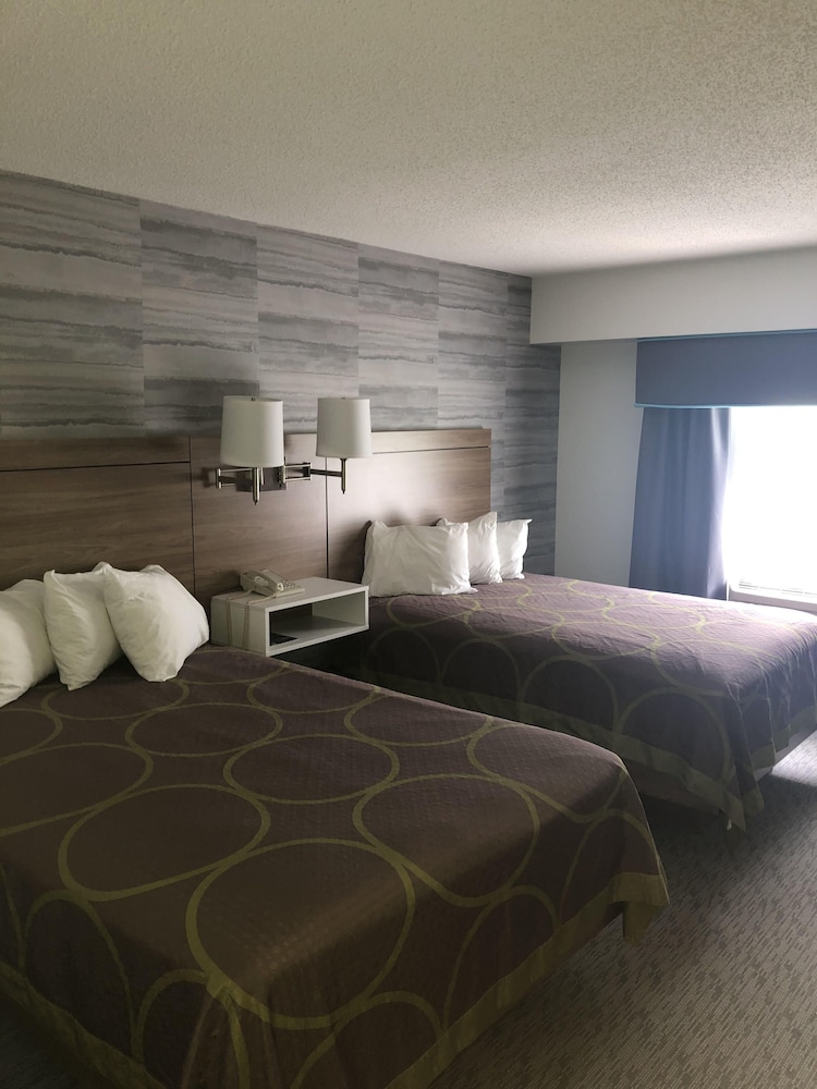 Super 8 By Wyndham Manchester Airport 6/35