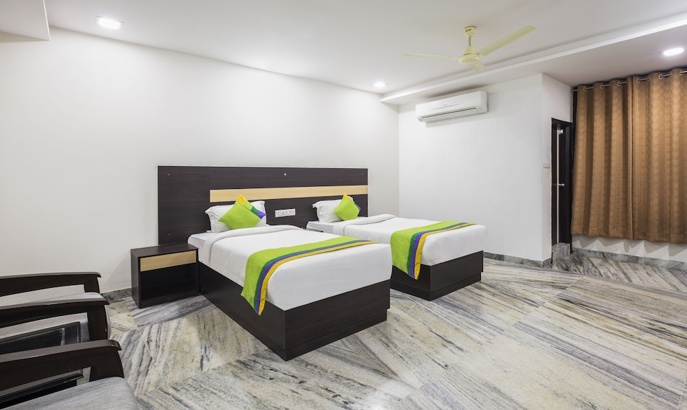 Hotel Royal Dezire 28/48