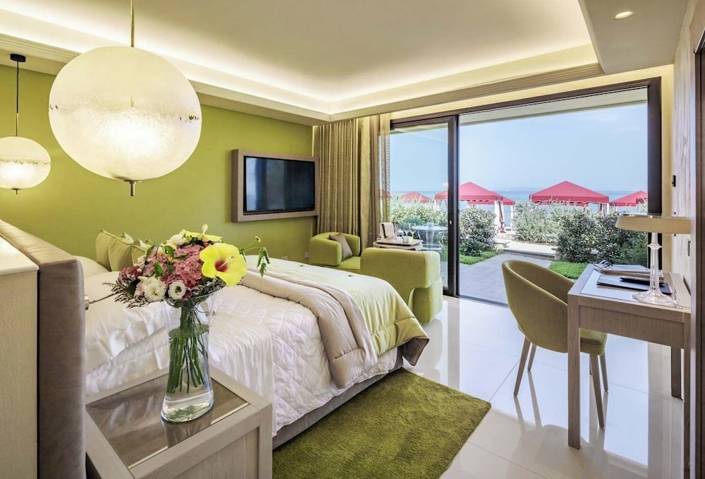 Cala Beach Resort 16/65
