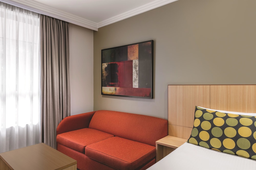 Mercure Brisbane Garden City 44/67