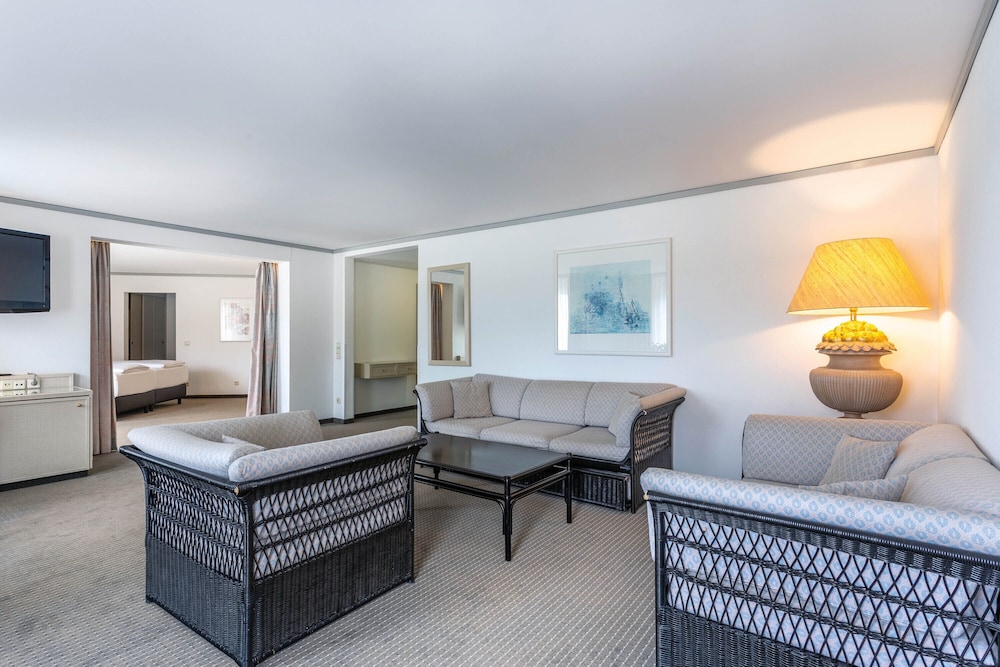Sunday Hotel Bad Boll 29/46