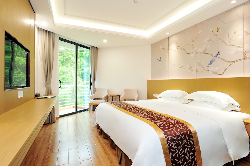 BOUTIQUE, KING BED