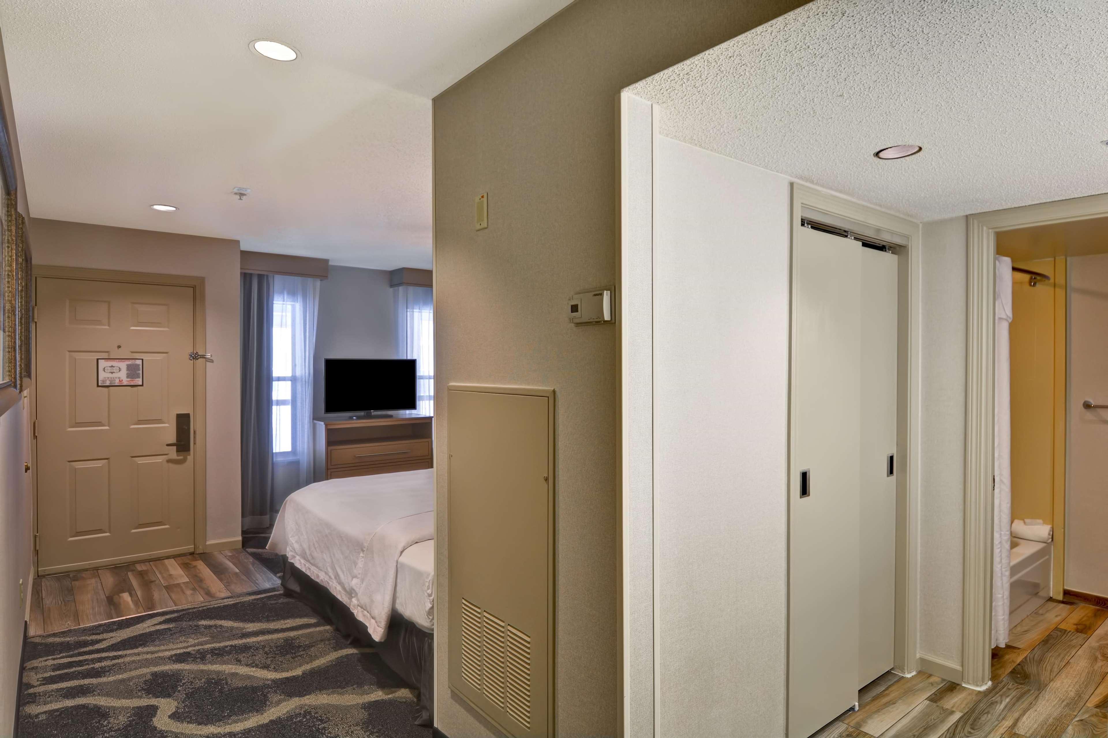2 Bedrooms, Suite, 2 Double Beds, King Bed, 2 Bathrooms