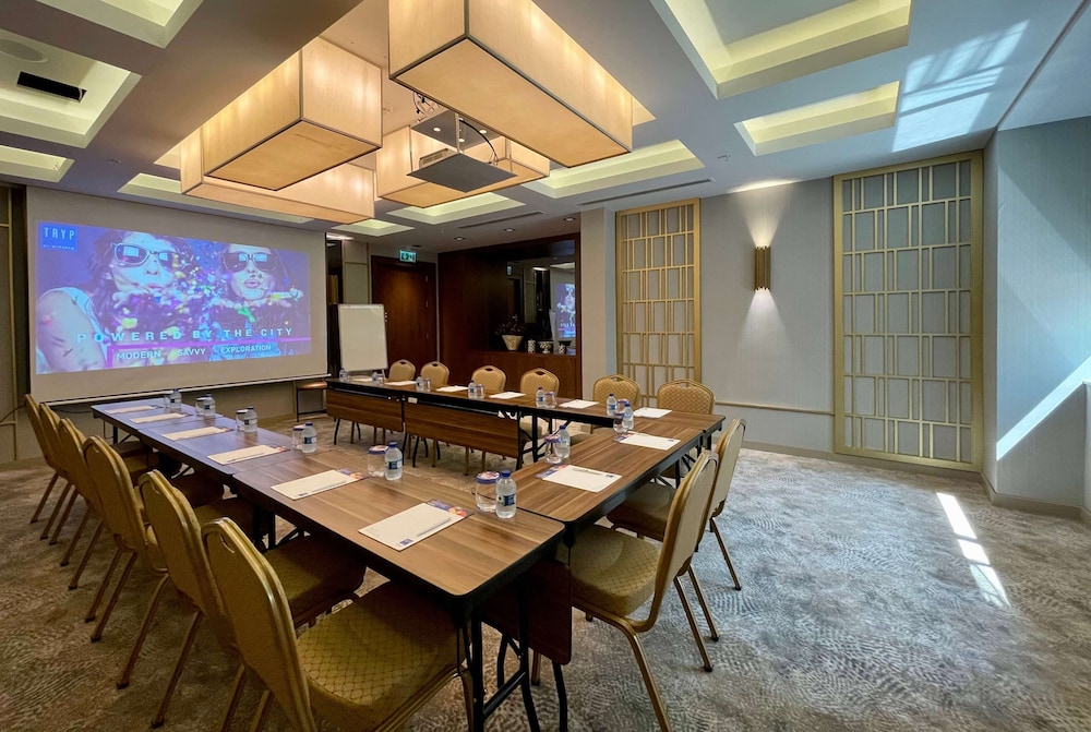 TRYP by Wyndham Istanbul Maltepe 56/63