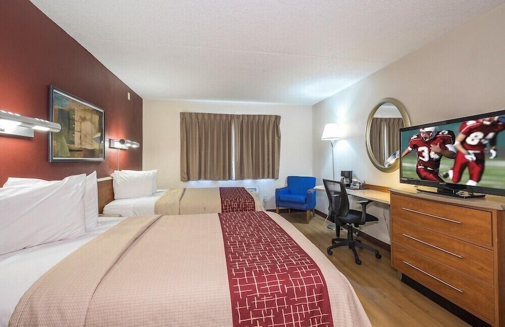 Red Roof Inn and Suites Cleveland - Elyria 12/64