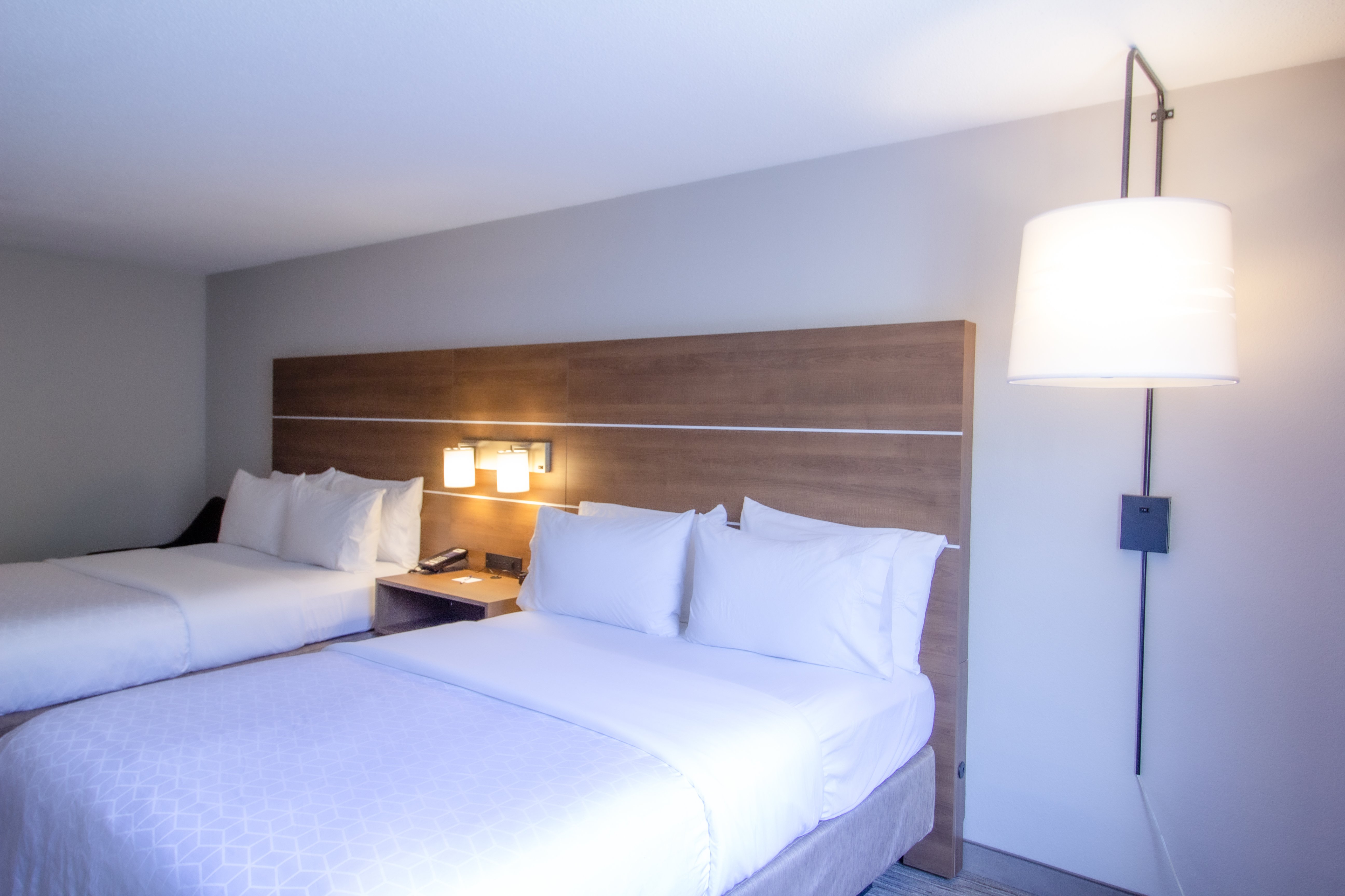 Holiday Inn Express & Suites Lincoln East - White Mountains 20/47