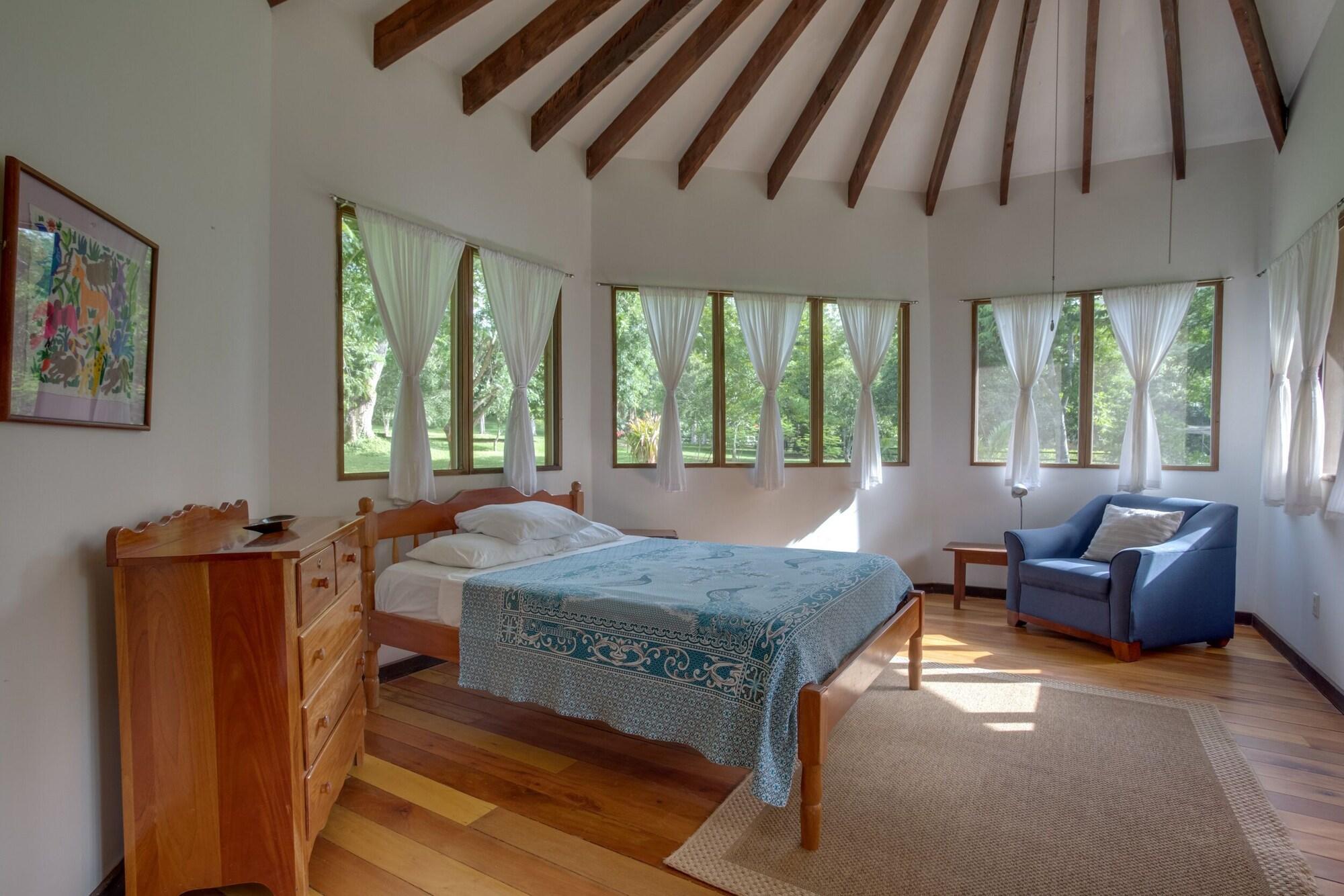 2 Bedrooms, House, Garden View