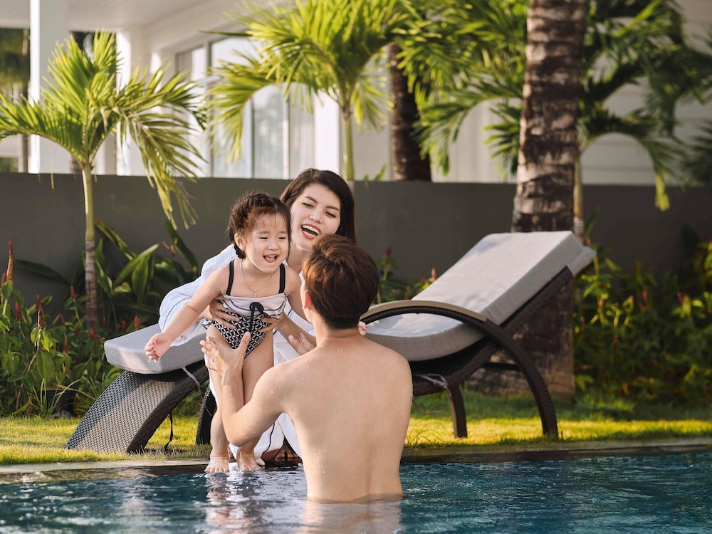 swimming pool spa