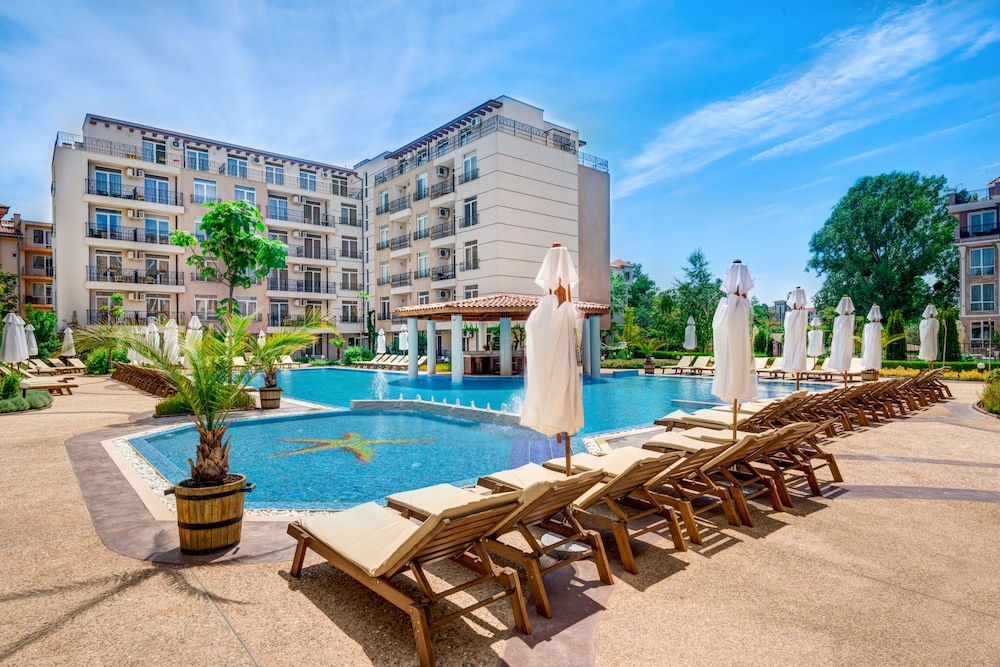 Dawn Park Aparthotel 12/51
