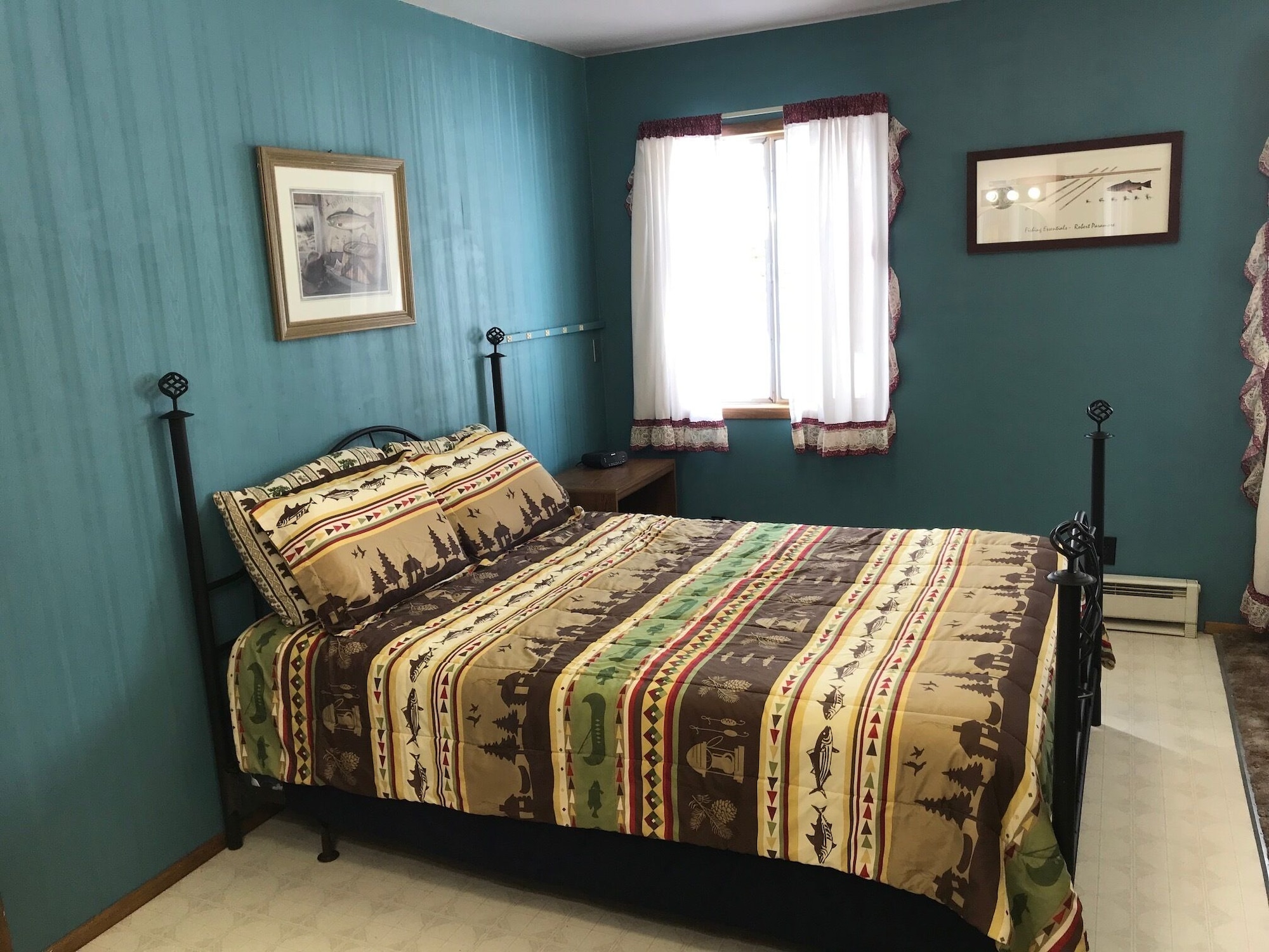 كابينة اقتصادية بسرير كوين