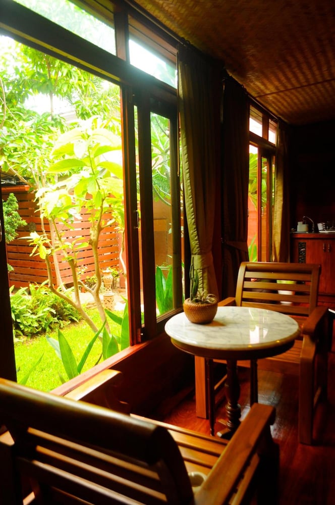 Ruen Kanok Thai House 18/33