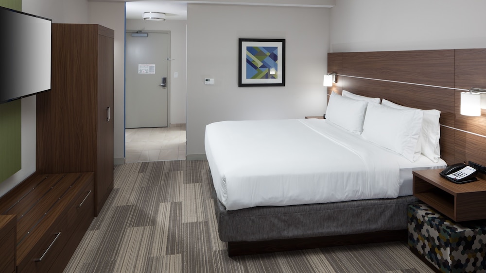 Holiday Inn Express Suites Orlando At Seaworld An Ihg Hotel 11/57