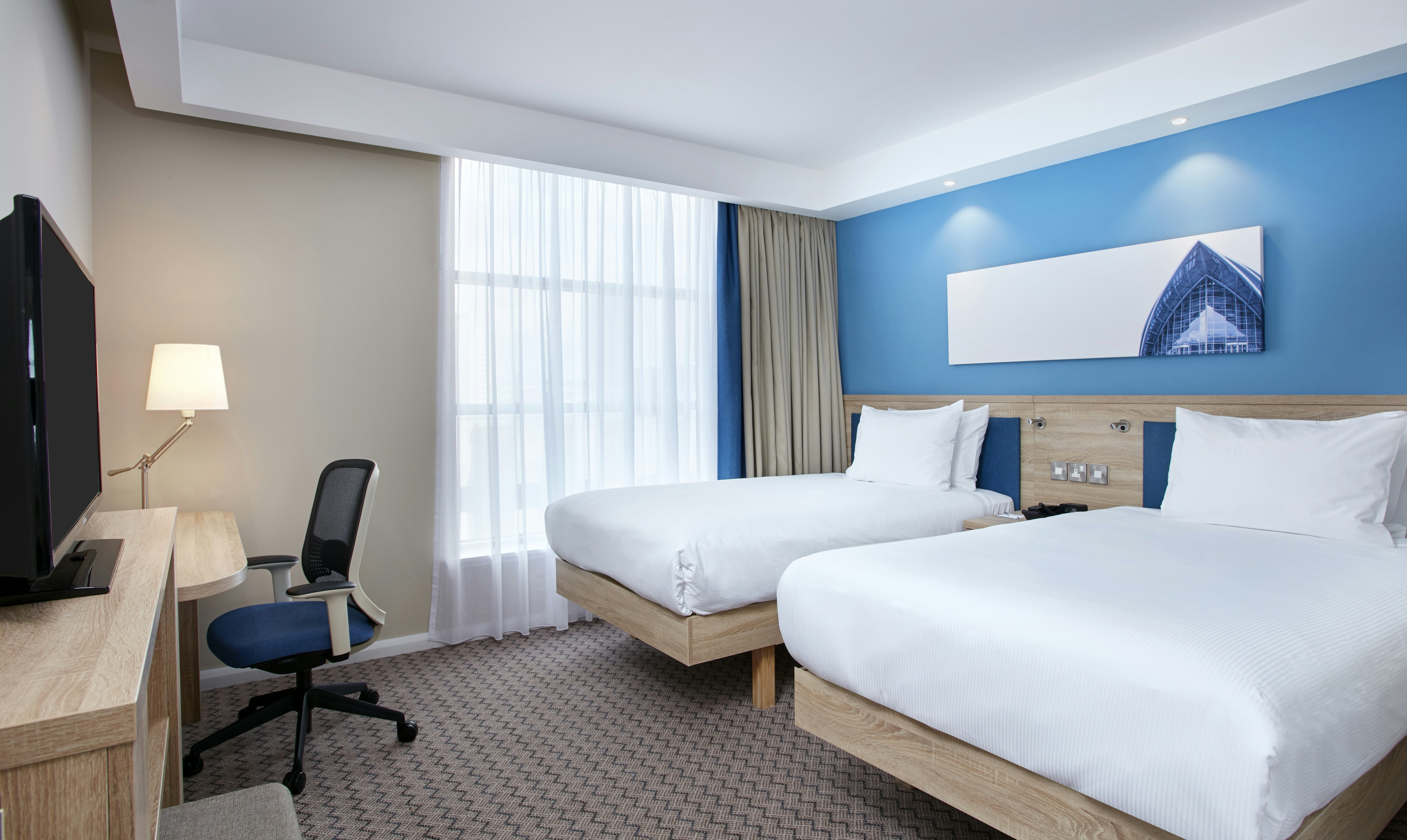ROOM, TWIN BEDS
