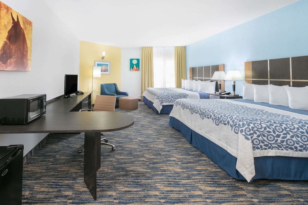 Days Inn & Suites by Wyndham Lubbock Medical Center 15/54