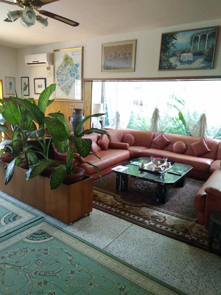Manuela Residence 38/65