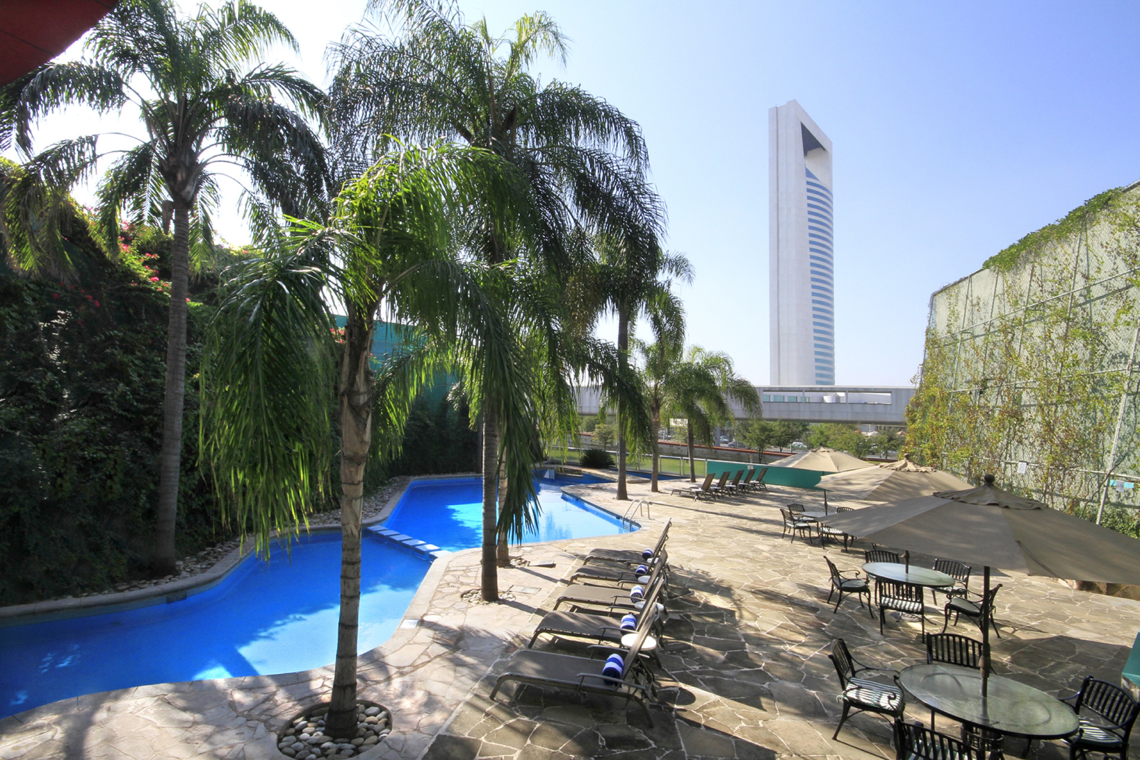 Holiday Inn Monterrey Parque Fundidora 74/78