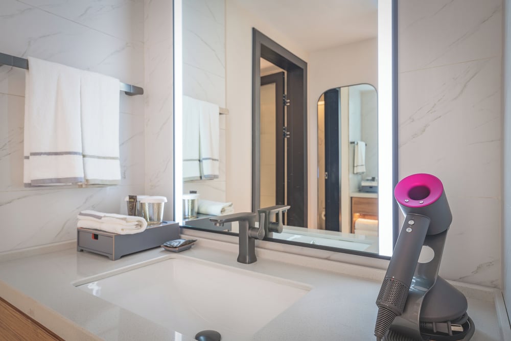 غرفة تنفيذية بسرير كينج، UrCove by Hyatt Nanjing Downtown 9/9