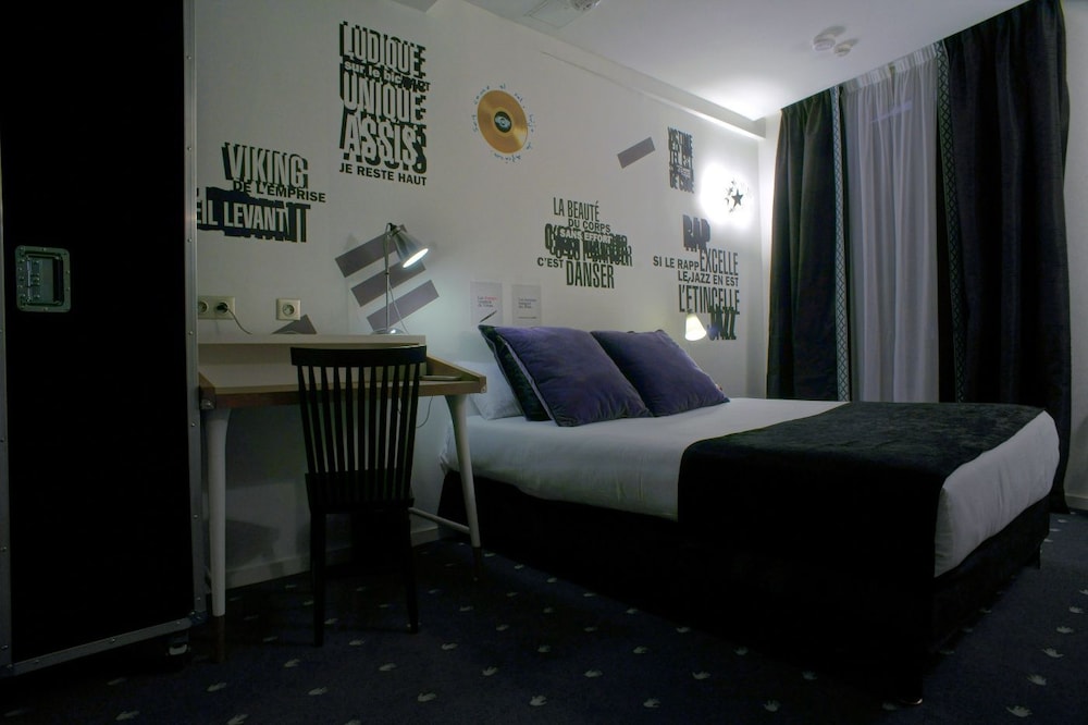 Hotel Du Triangle D Or 38/56
