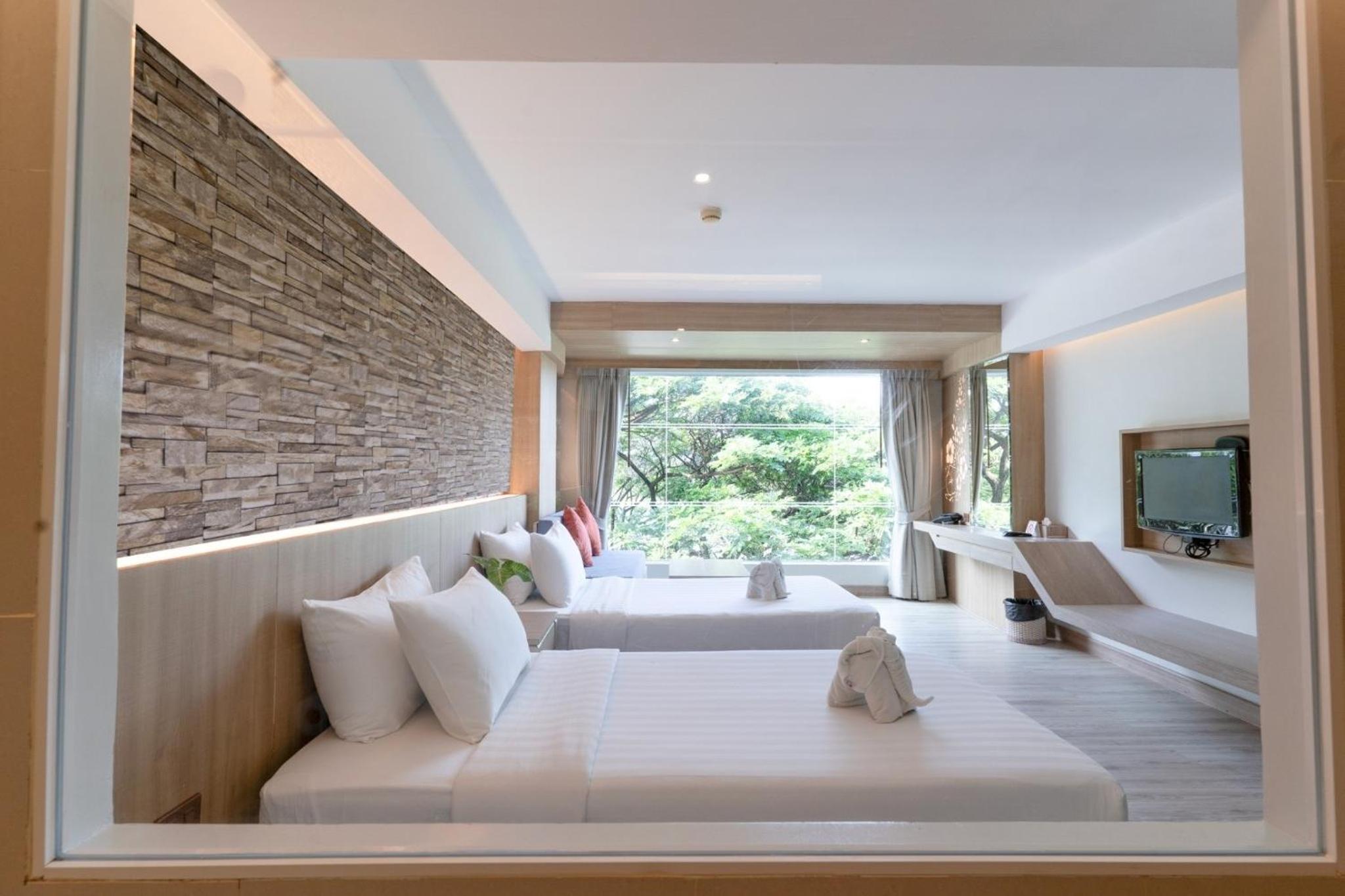 Deluxe, Single Bed, Lake Building