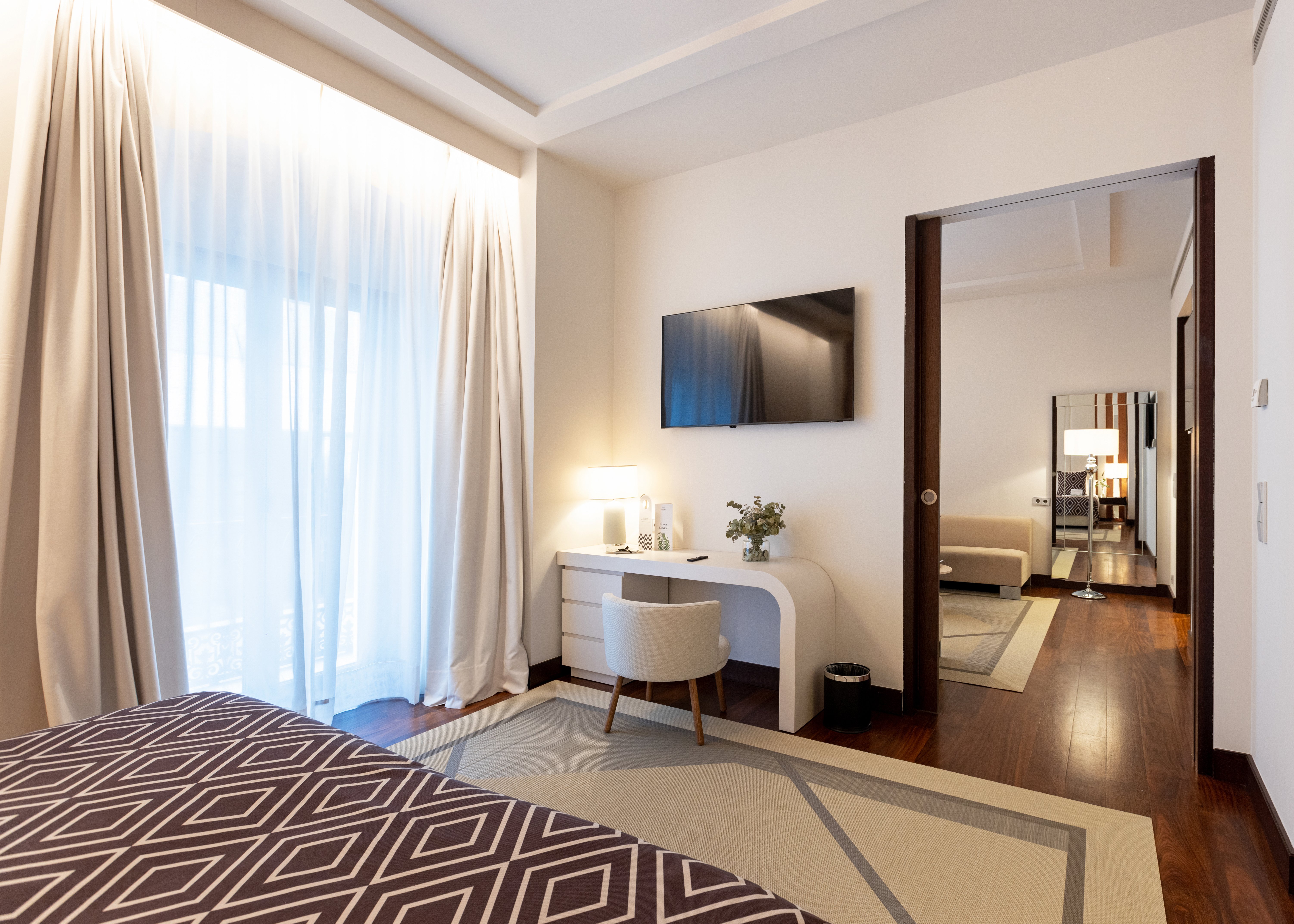 HOSPES AMERIGO 6/25