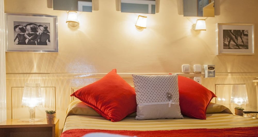 Hostal La Fontana 32/65