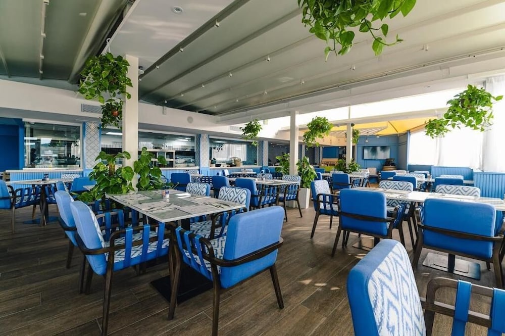 db Seabank Resort and Spa 35/50