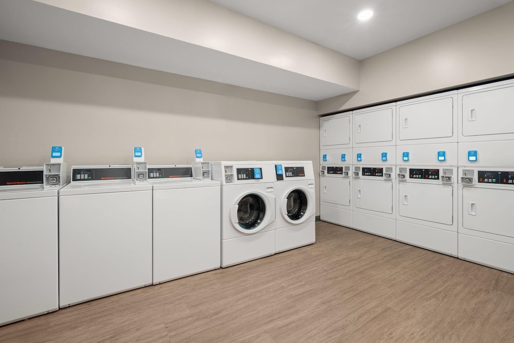 ECHO Suites Extended Stay by Wyndham Johnson City Medical CR 61/69