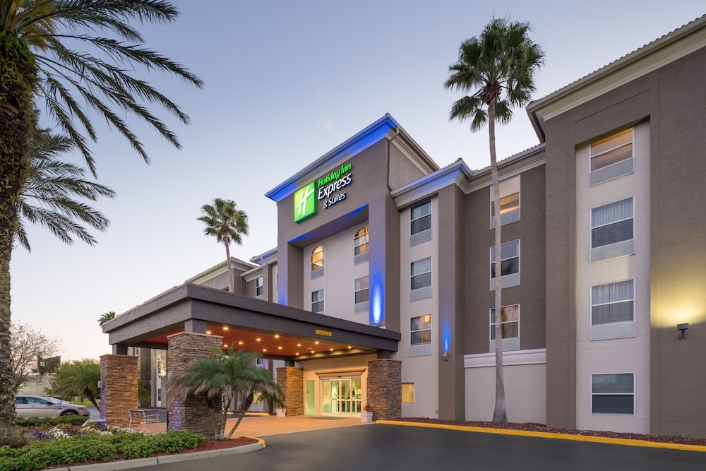 Holiday Inn Express And Suites Orlando International Airport 3/62