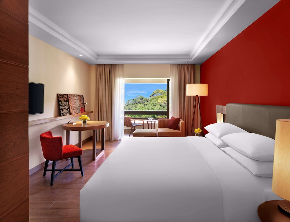 STANDARD, KING BED