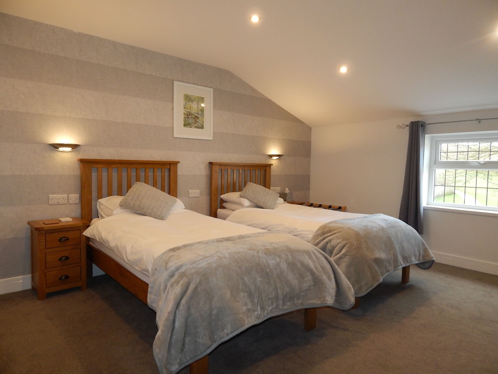 The Saxon Inn 12/50