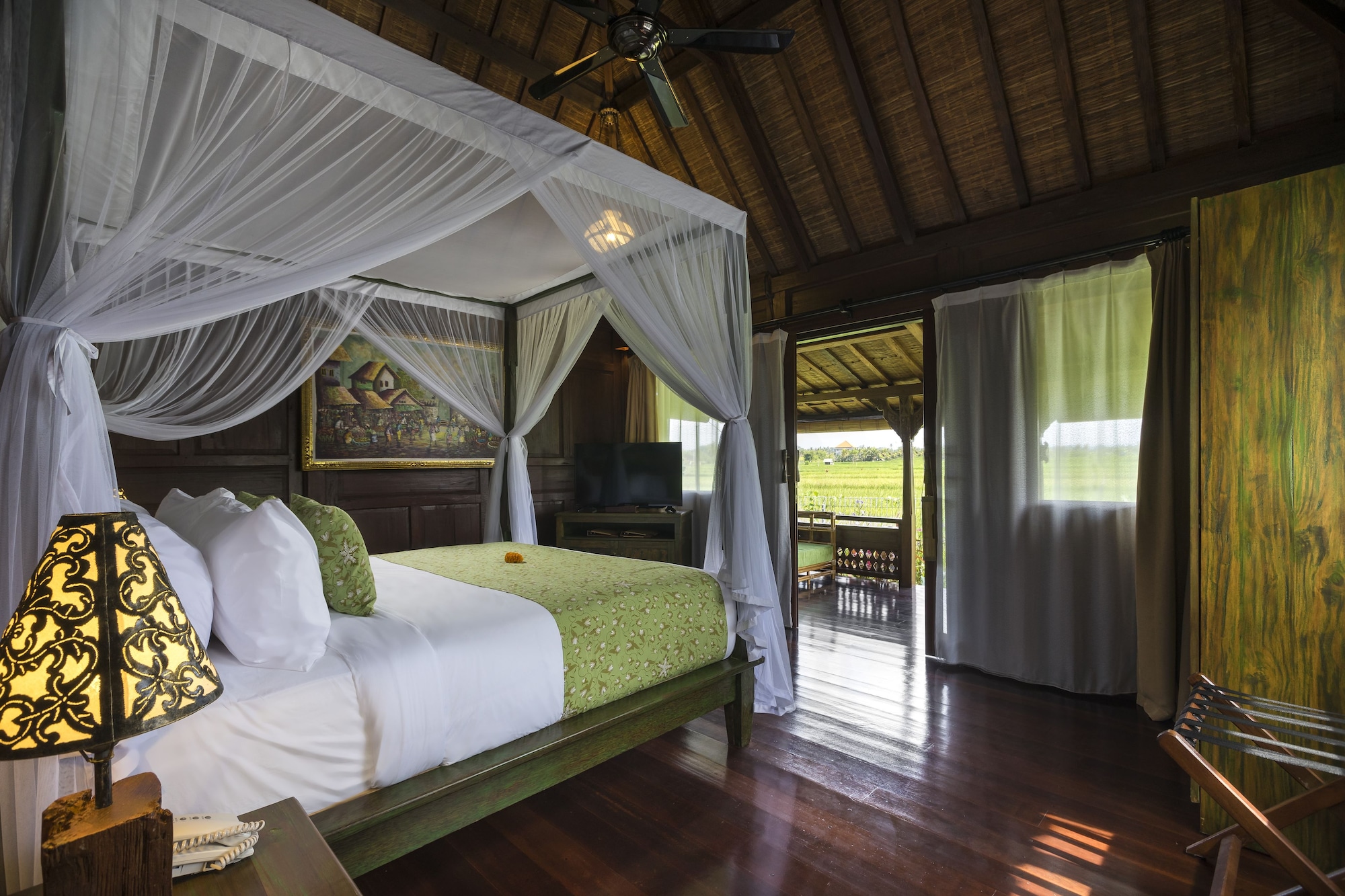 Paddy View Wooden Suite
