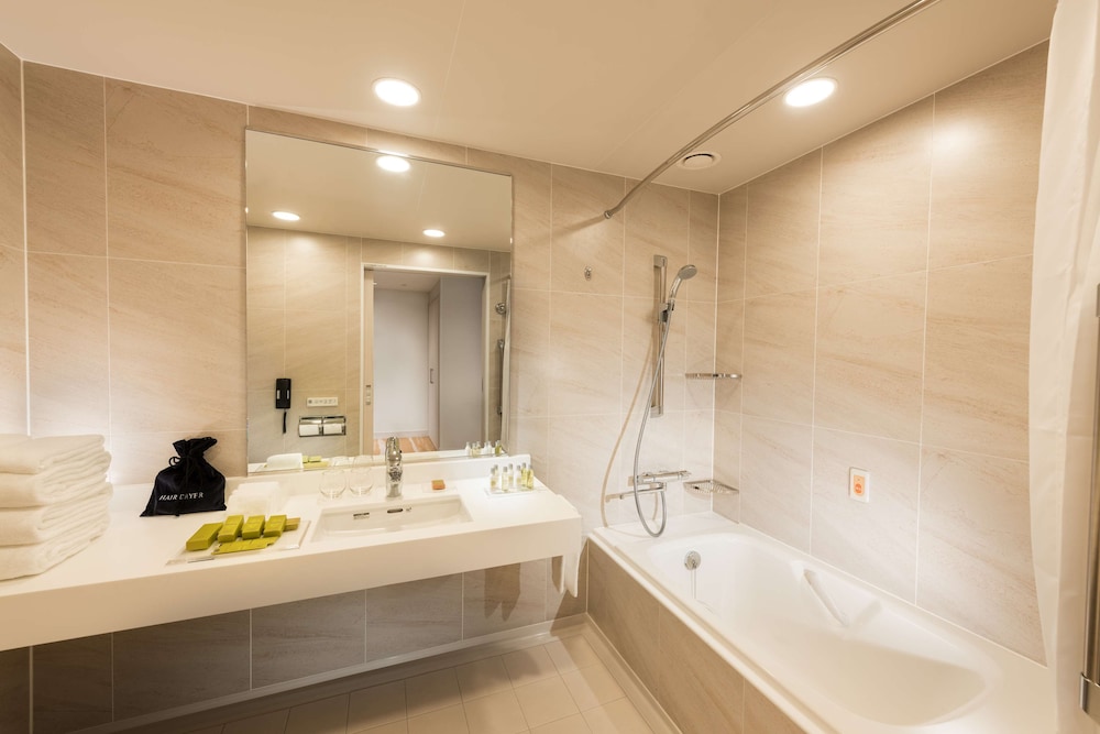 DoubleTree by Hilton Okinawa Chatan Resort 13/73