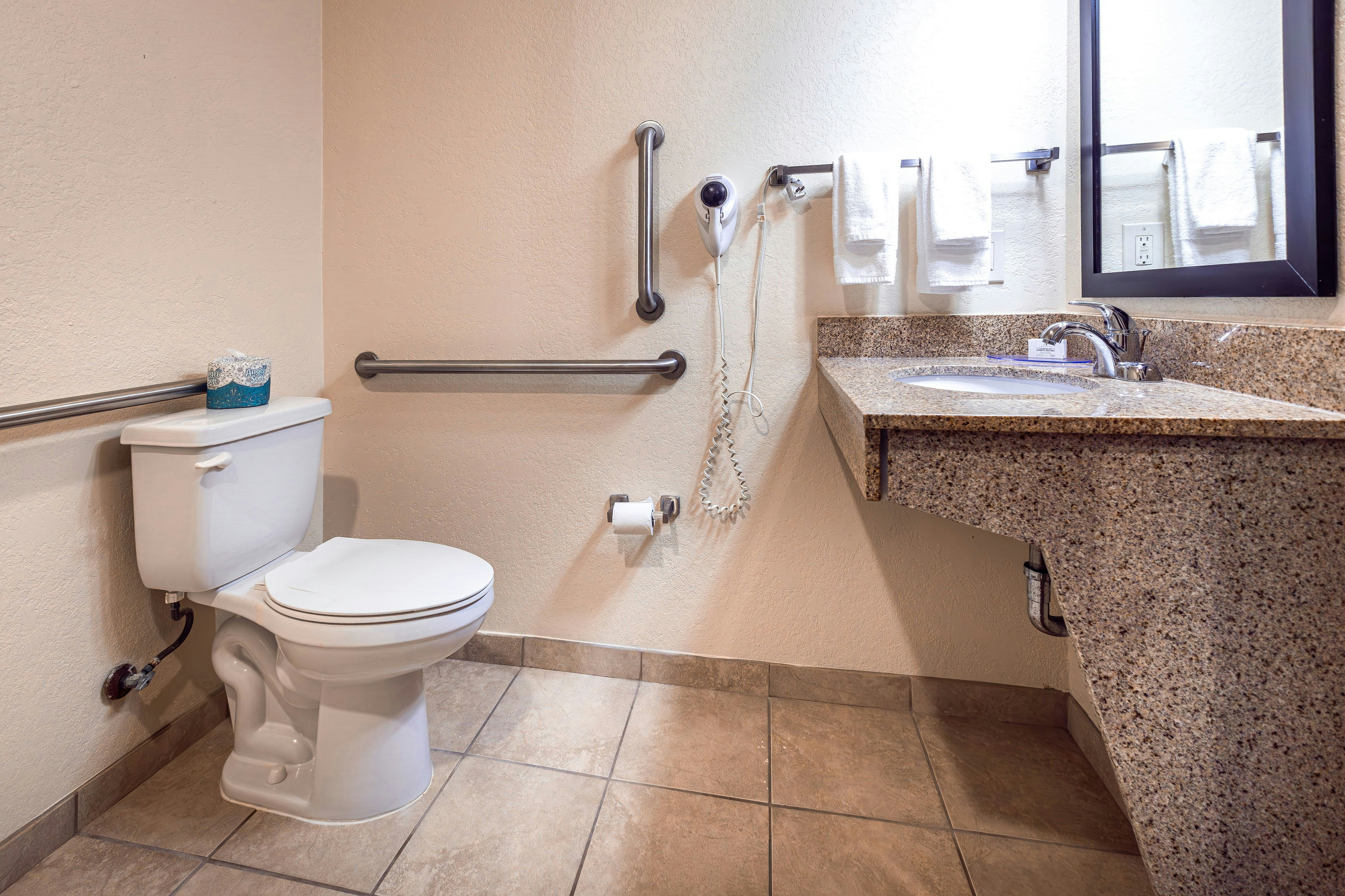 Cobblestone Inn Amp Suites Big Lake Tx 78/80