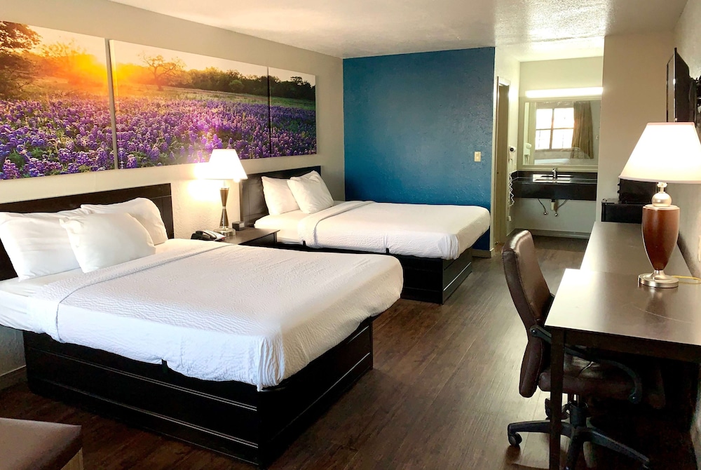 Days Inn By Wyndham Canton 7/43