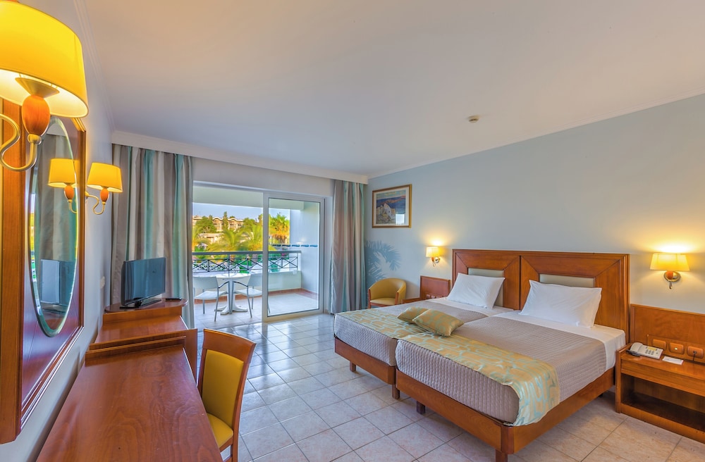 1 BEDROOM, SUPERIOR
