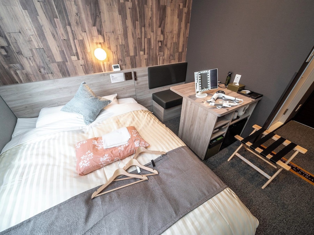 Female Only, Double Bed