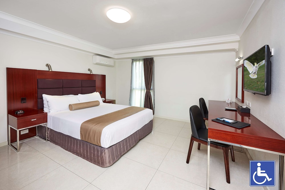 Standard, Queen Bed, Accessible