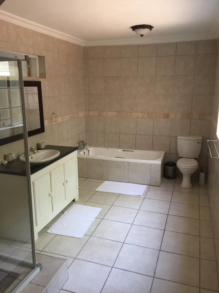 Summerview Guest Lodge 26/47