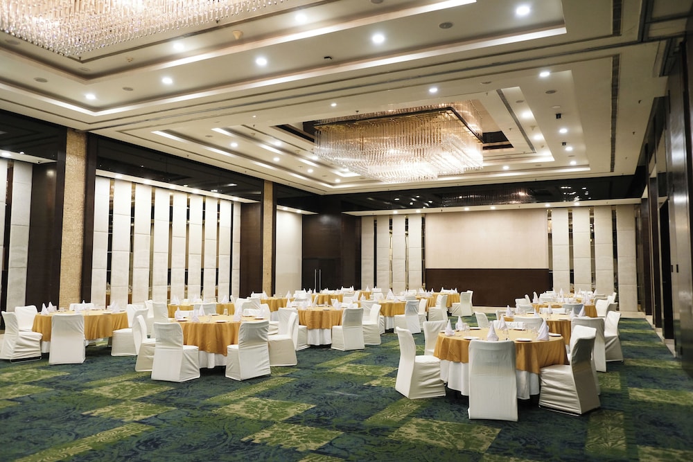 Royal Orchid Jaipur 51/62