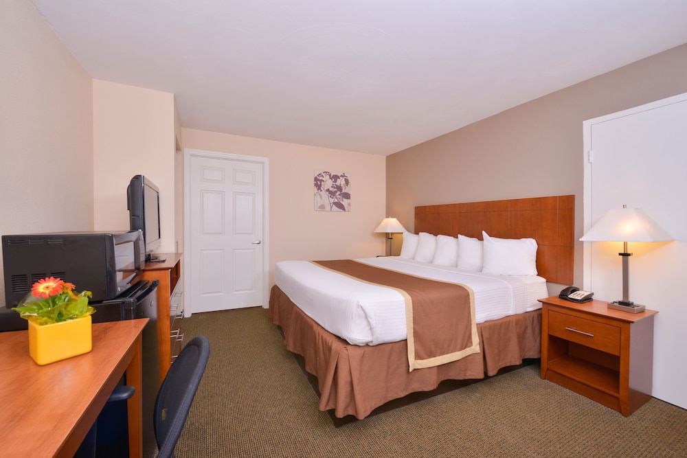 Quality Inn & Suites Williamsport 8/28