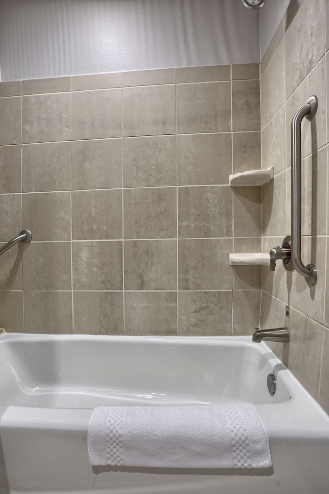 Cobblestone Hotel Suites Waynesboro Pa 2/48