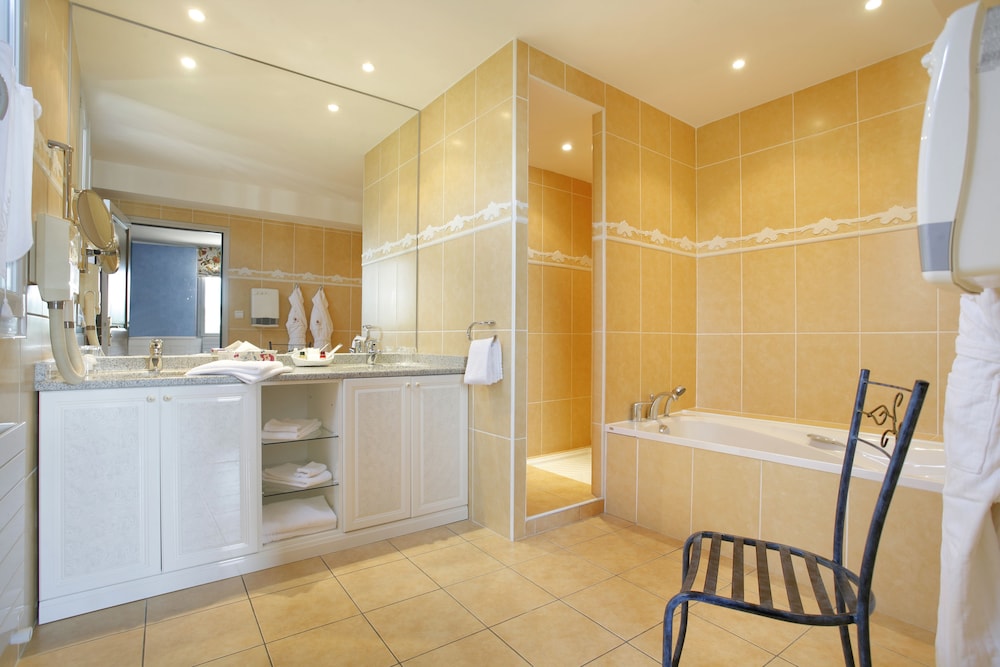 LE BEAU RIVAGE 4/58