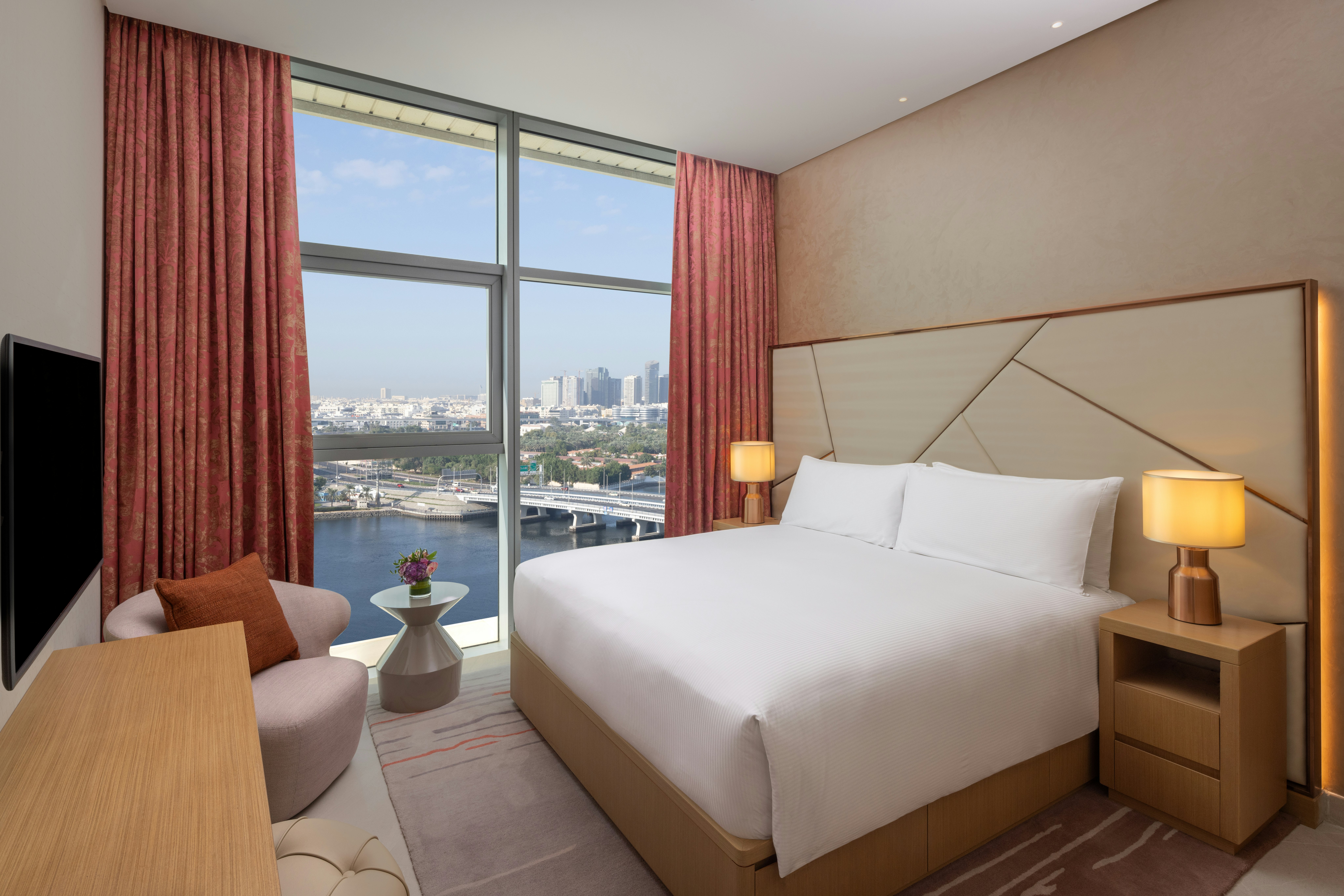 1 Bedroom, Apartment, King Bed, Creek View
