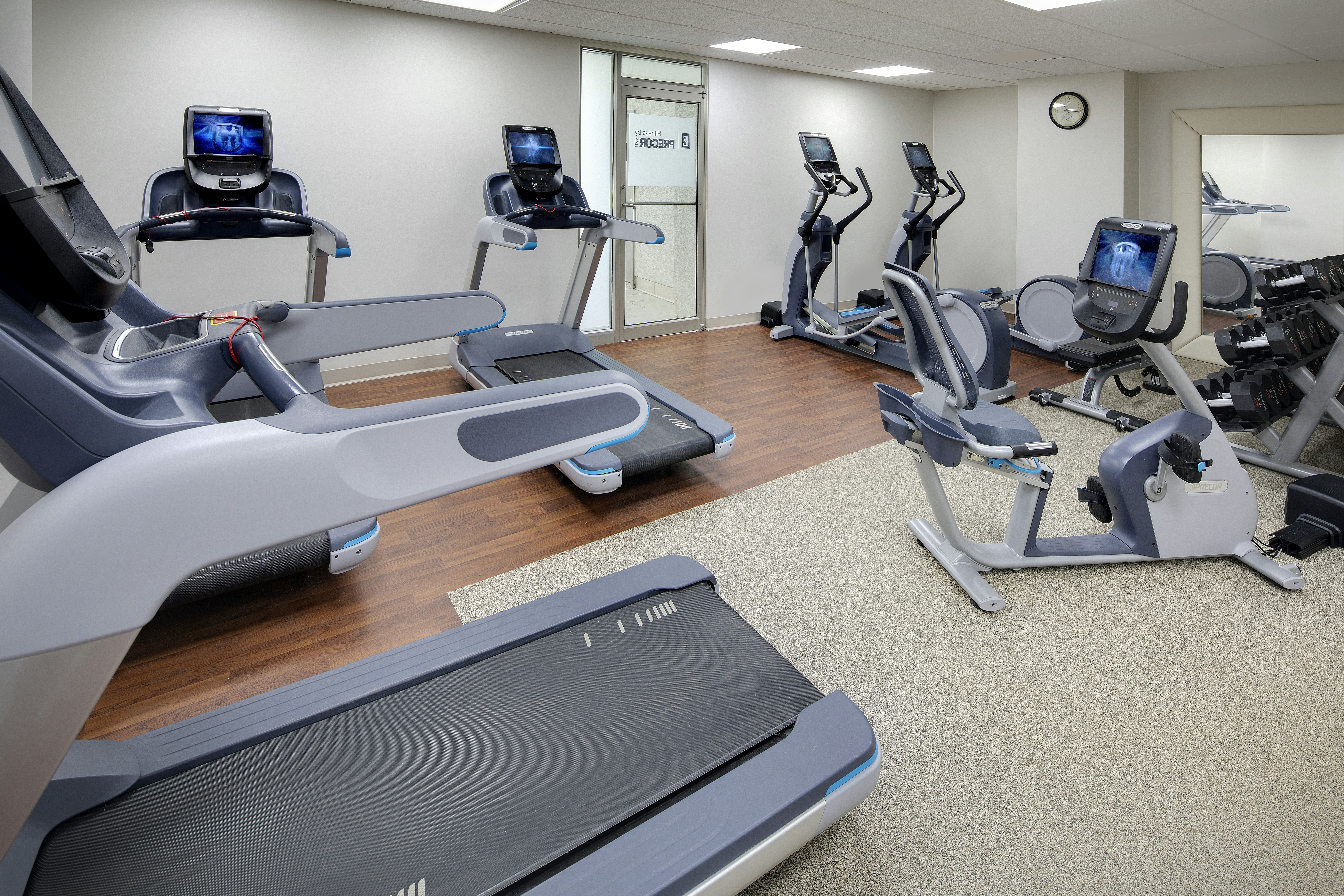 Embassy Suites by Hilton Detroit Troy Auburn Hills 33/77