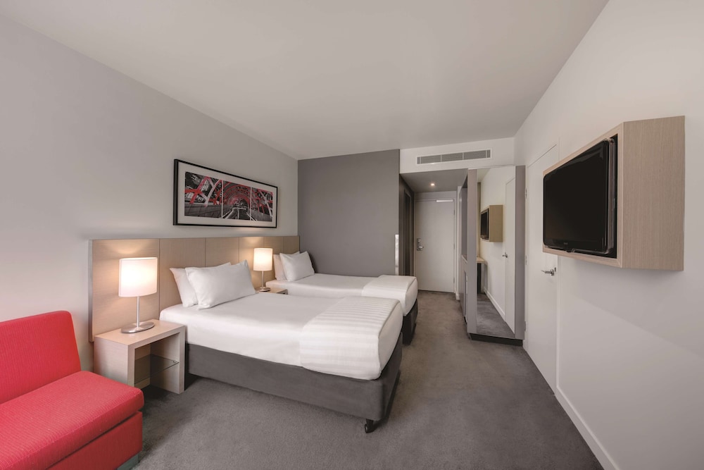 Travelodge Hotel Melbourne Docklands 27/61