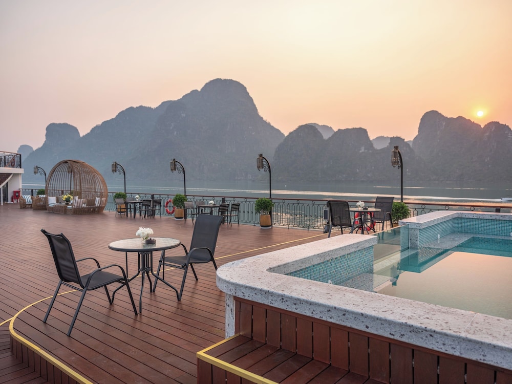 Indochine Cruise Lan Ha Bay 44/50